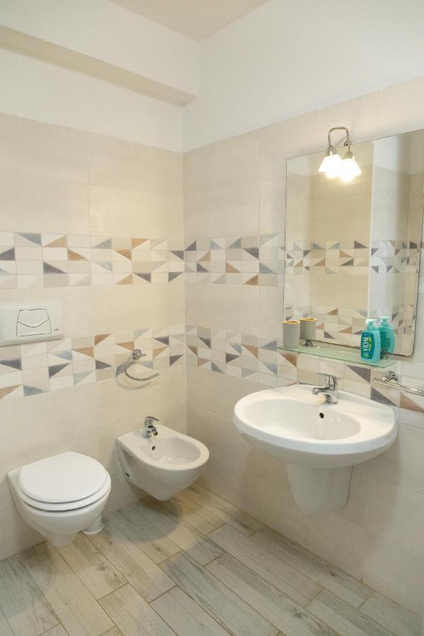 אלגהרו Maris Apartments & Bedrooms מראה חיצוני תמונה