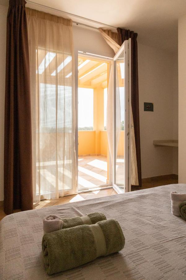 אלגהרו Maris Apartments & Bedrooms מראה חיצוני תמונה